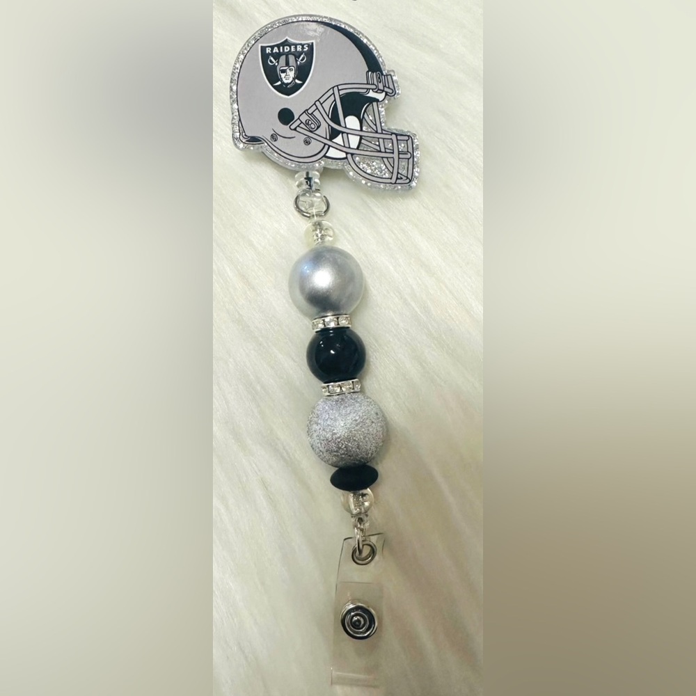 🖤🆕🖤Handmade Badge Reel (Raiders)
